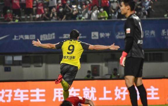 开云体育入口-还有谁？120球！艾克森超李金羽成顶级联赛射手王