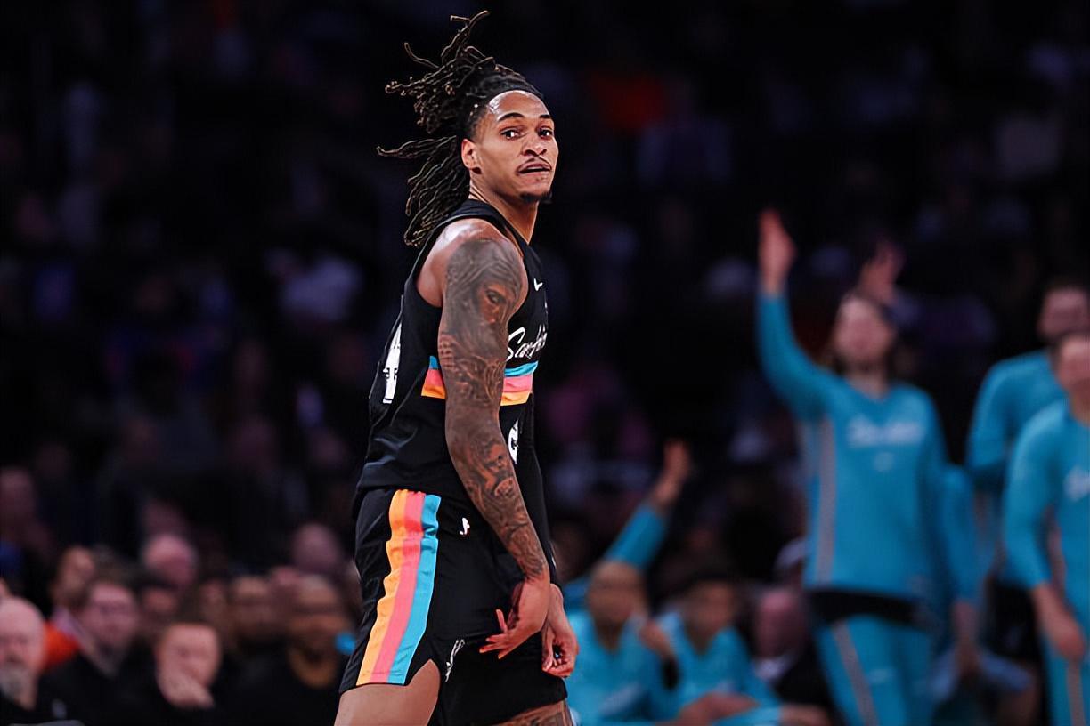 开云官网-马刺遭遇了一场惨败,但是强力得分手的状态还是值得肯定?