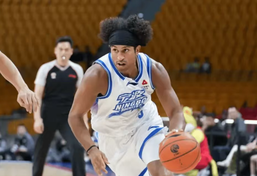 开云官网-郭艾伦赛季报销!杰克逊末节狂轰24分准绝杀 宁波大逆转广州