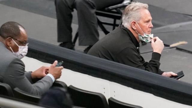 开云官网-绿军防守为何严重下滑?安吉:赛季前球队缺少磨合